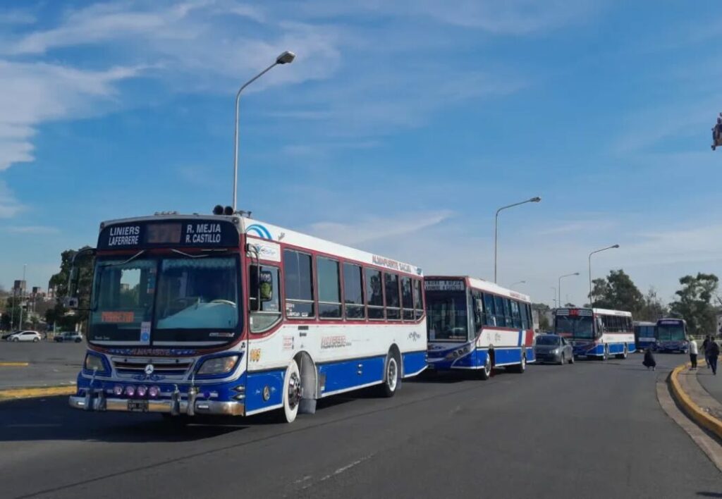 linea-de-colectivos-376-almafuerte-la-matanza-1068x738