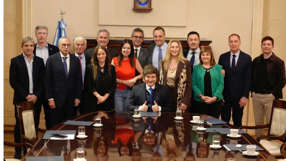 el-gobierno-festeja-la-aprobacion-en-el-senado-de-la-reforma-laboral-2186315 (1)